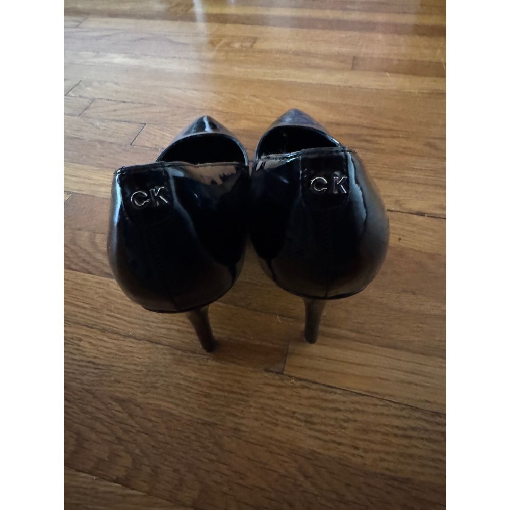 Calvin‎ Klein Patent Leather Pumps - Picture 2 of 5